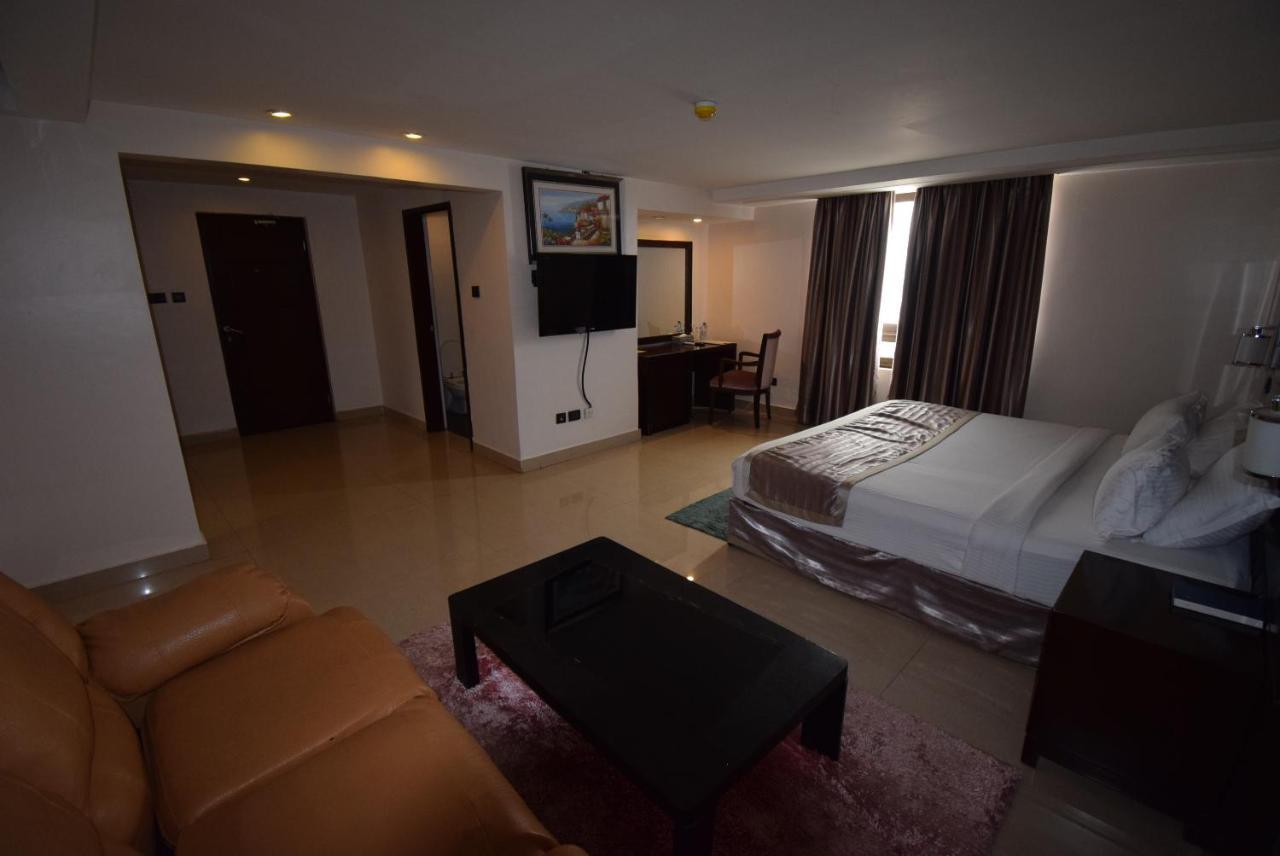 Noble House Hotel Kumasi Ngoại thất bức ảnh